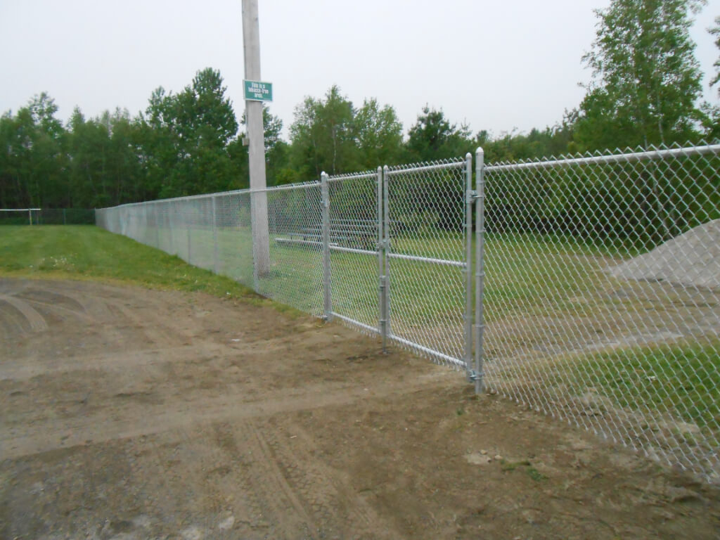 commercial-chain-link-fence-6-chain-link-w-double-gate