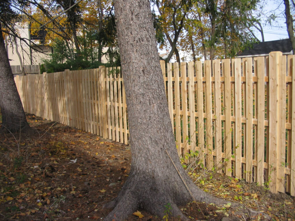 semi-private-cedar-fence-1-shadowbox-fence-panel-no-cap-5x5-beveled-top-post