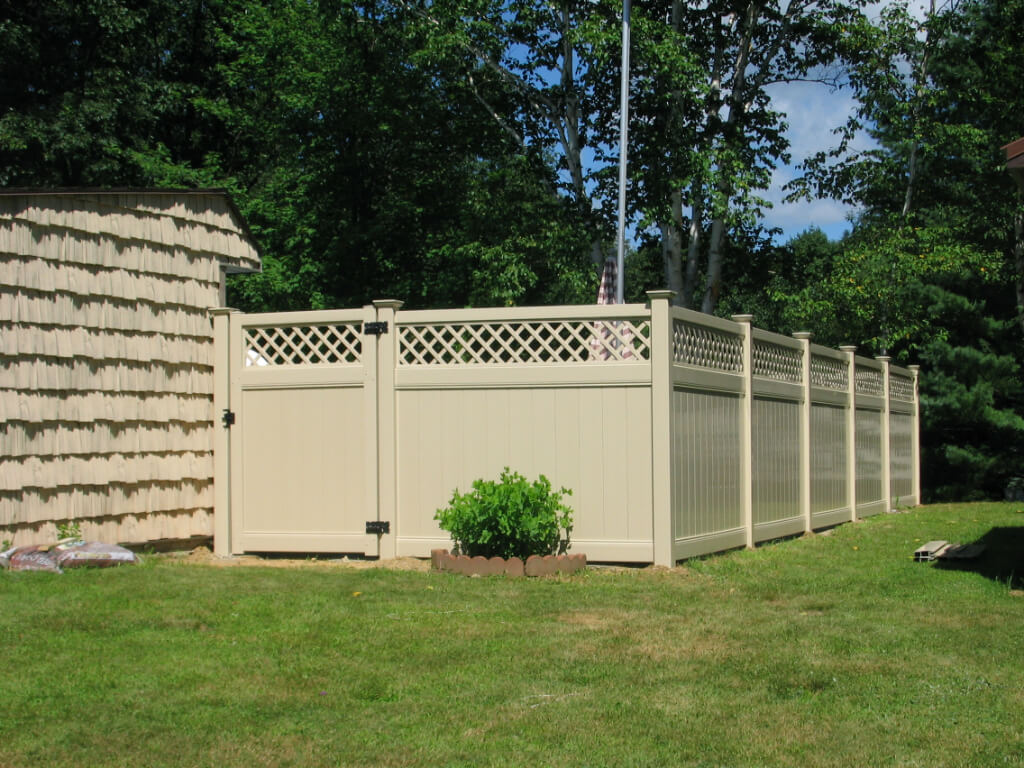 semi-private-pvc-fence-new-lexington-with-lattice-tan