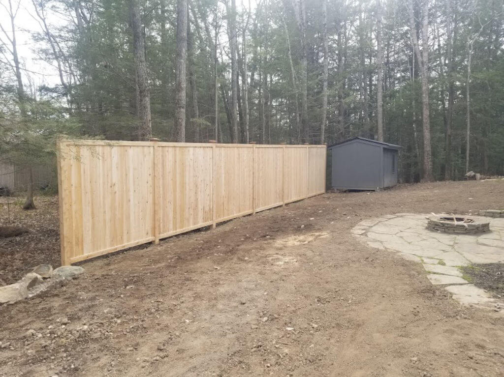 solid-cedar-privacy-fence-11-8-high-cedar-baord-panels-with-new-england-post-caps-panel-caps