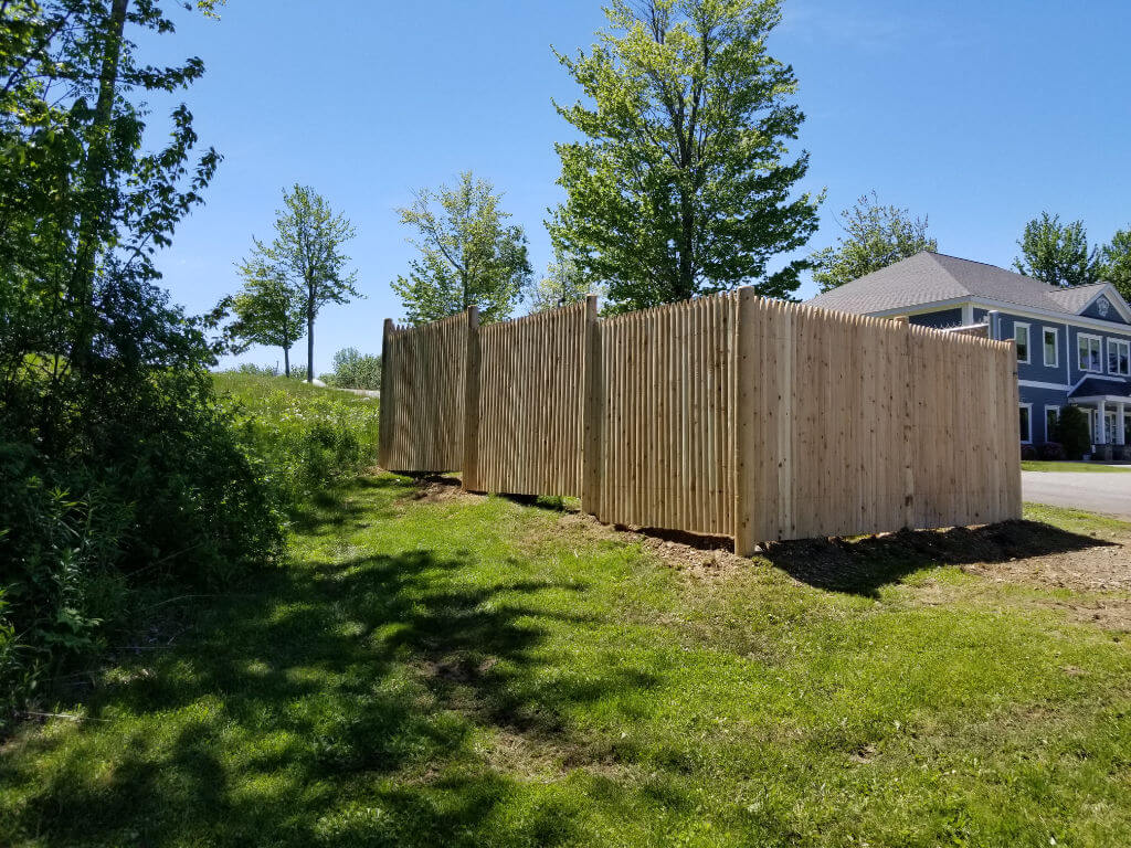 solid-cedar-privacy-fence-3-6-cedar-stockade-stepped